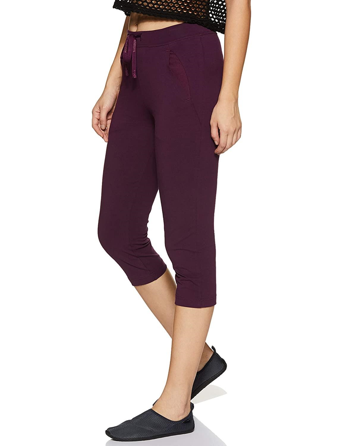 Van Heusen Women's Relaxed Fit High Rise Smart Tech+ Easy Stain Release Solid Lounge Capri