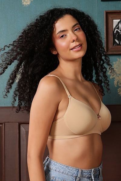 Clovia Women Polyamide Solid Padded Full Coverage Wire Free T-Shirt Bra