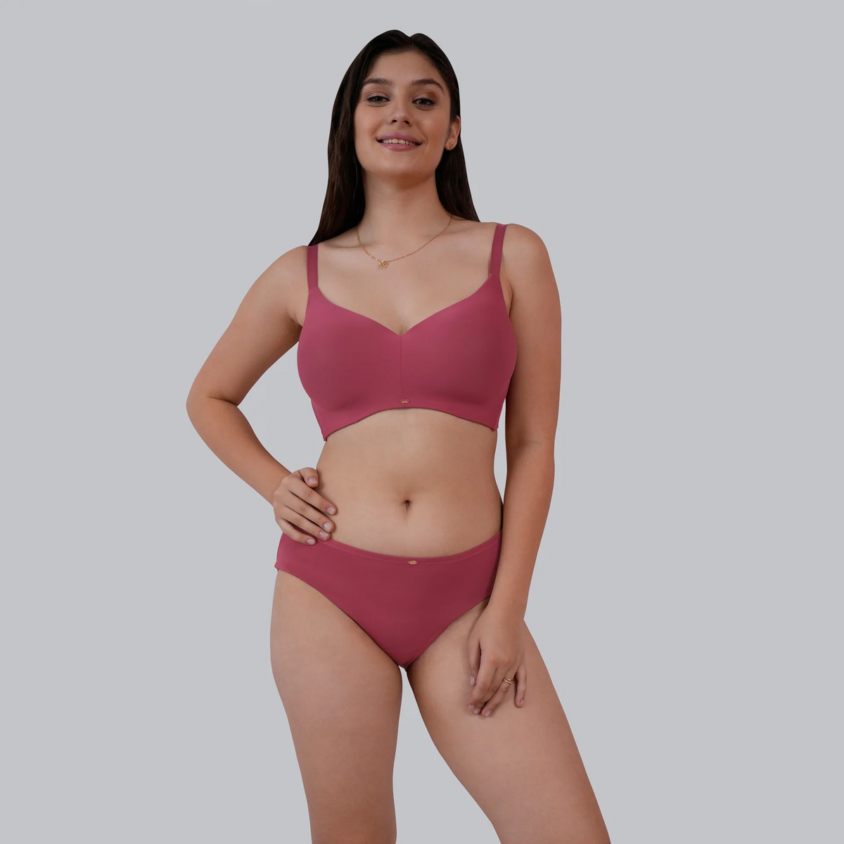 SOIE Women’s Full Coverage Padded Non-Wired Seamless T-Shirt Bra | Ultra Soft Nylon Spandex with Adjustable Straps, Side Support & Smooth Invisible Finish