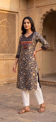 Paneri Noor-E-Meher Navy Floral Embroidered Kurti